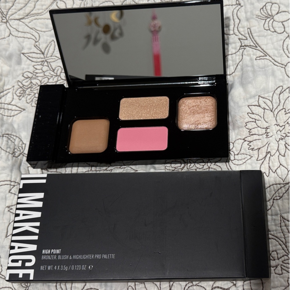 High Point - Il Makiage Bronzer Blush & Highlighter palette. NIB
